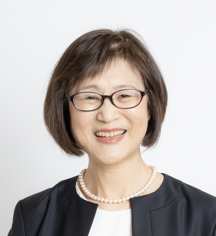 山口理栄